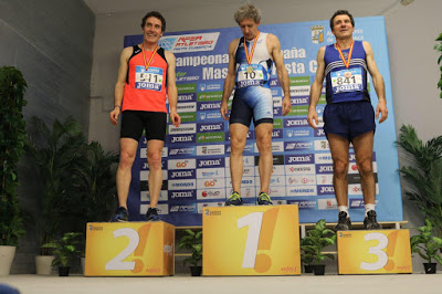 Roberto Aguirrebengoa, de Club Atletismo Fuenlabrada, Campeón de España máster en 200 mts.