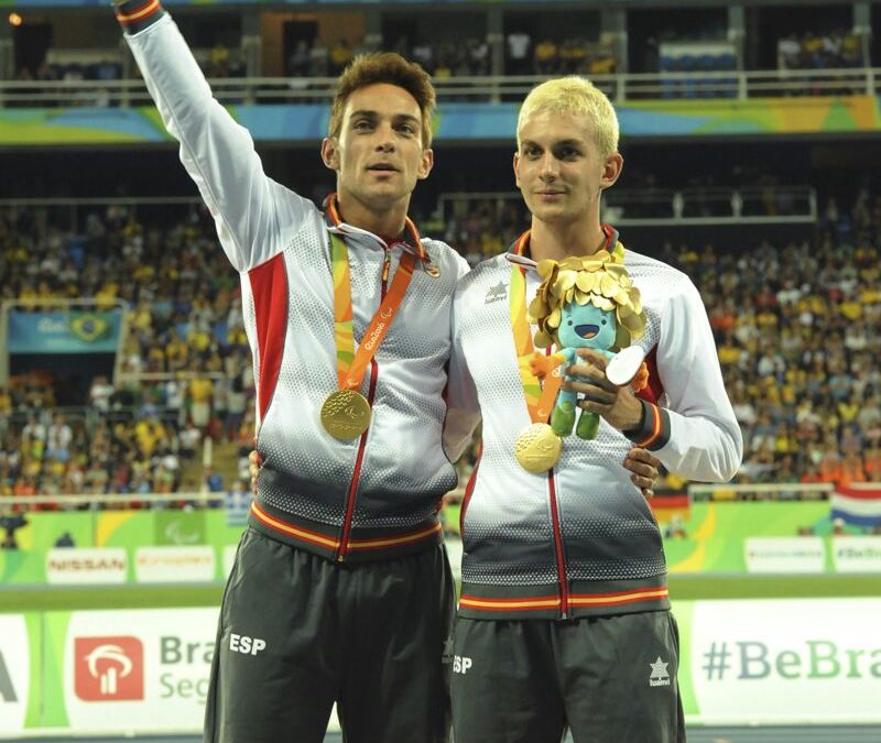 Marcos Blanquiño, un atleta que ganó la medalla de oro en los Juegos Paralímpicos de Río como guía atleta